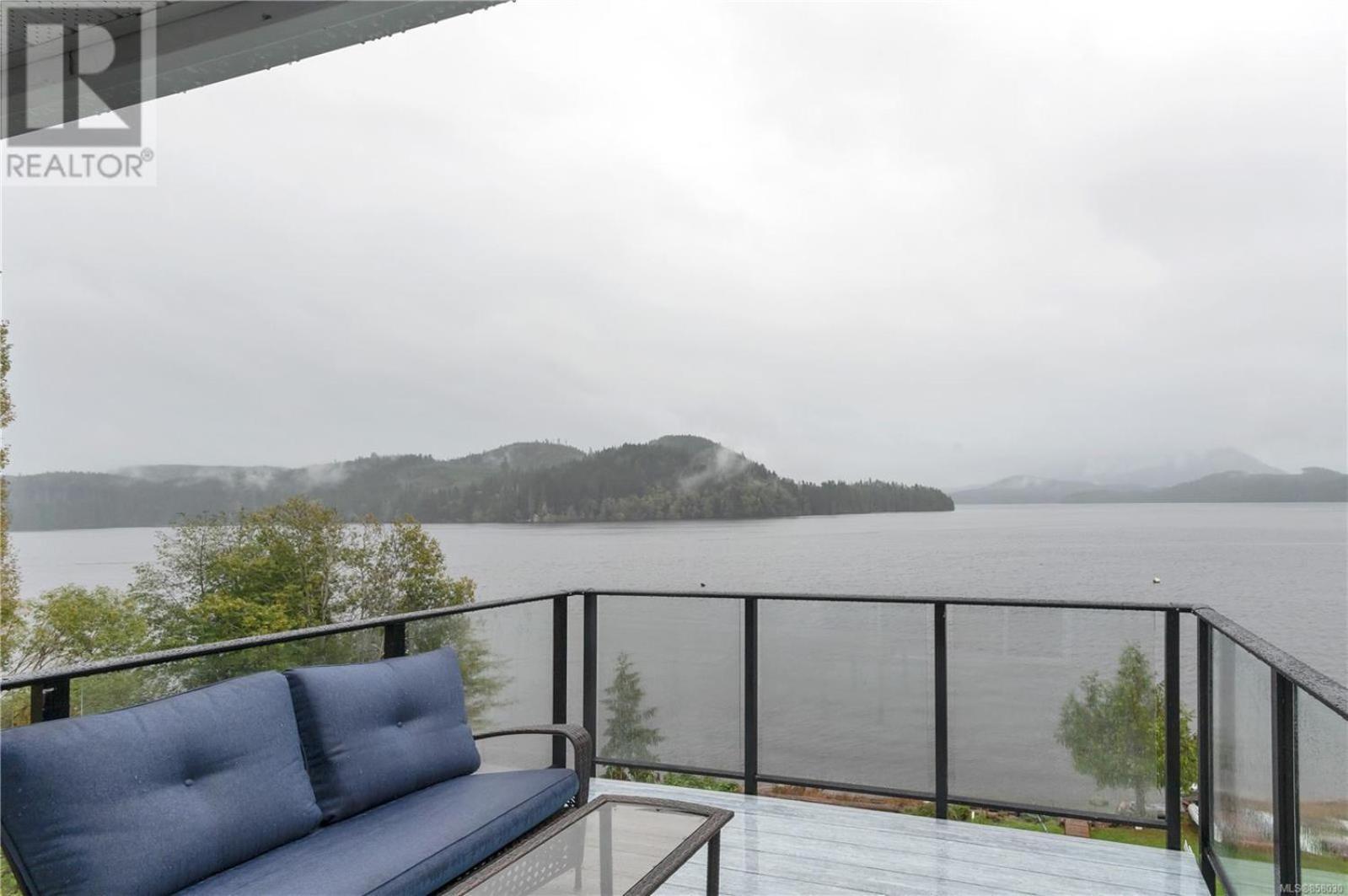 The Oceanfront Inn On Stephens Bay Coal Harbour Exterior foto